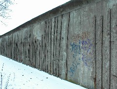 04.02 15:46 So: Orginal Berliner Mauer!