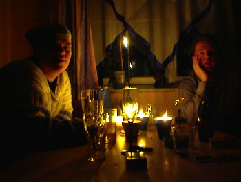 09.03.02 19:22 doerk und Ente bei gemtlichem Kerzenschein!