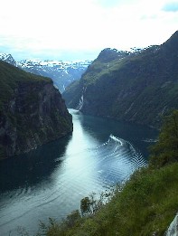 22.06 17:38 Blick von oben in den Geirangerfjord!