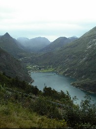 12:09 Blick in den berhmten Geirangerfjord in Norwegen!