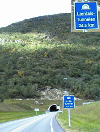 9:07 Ja 24,5km Tunnel: uff!